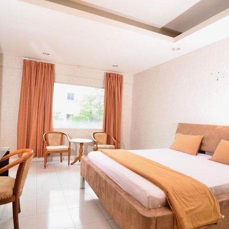 Hotel Peninsula Mangga Besar Jakarta Kültér fotó