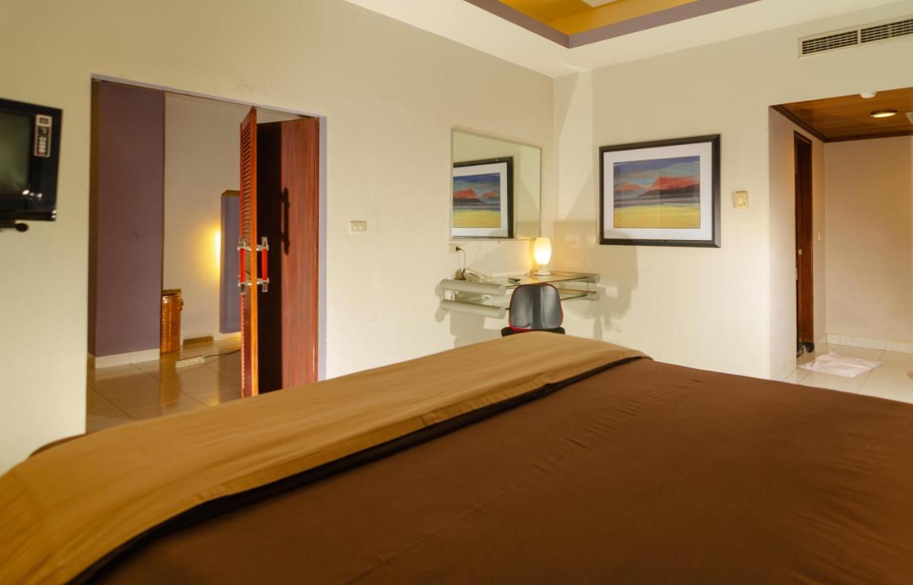 Hotel Peninsula Mangga Besar Jakarta Kültér fotó