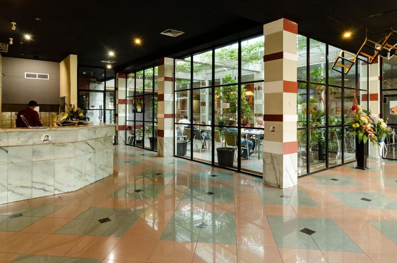 Hotel Peninsula Mangga Besar Jakarta Kültér fotó