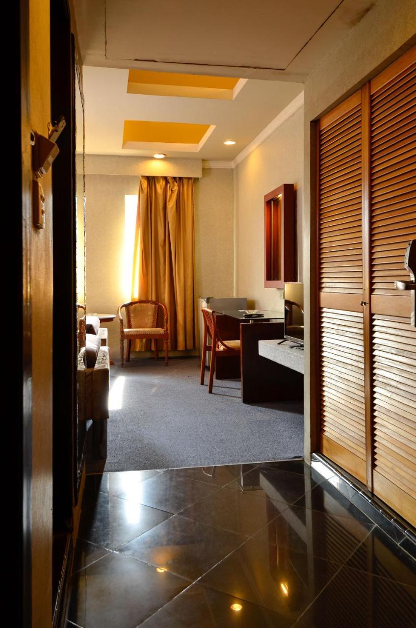 Hotel Peninsula Mangga Besar Jakarta Kültér fotó