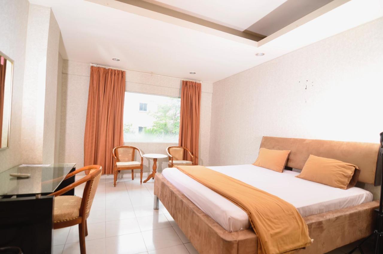 Hotel Peninsula Mangga Besar Jakarta Kültér fotó